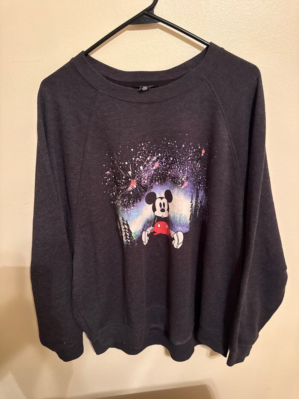 Disney x American Eagle Mickey Mouse Fireworks Sweatshirt Women’s Size Large